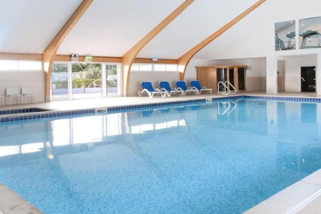 Kingfisher Hot Tub & Log Burner House On Premium Lakeside With Resort Facilities Сент-Колумб-Мейджор Экстерьер фото